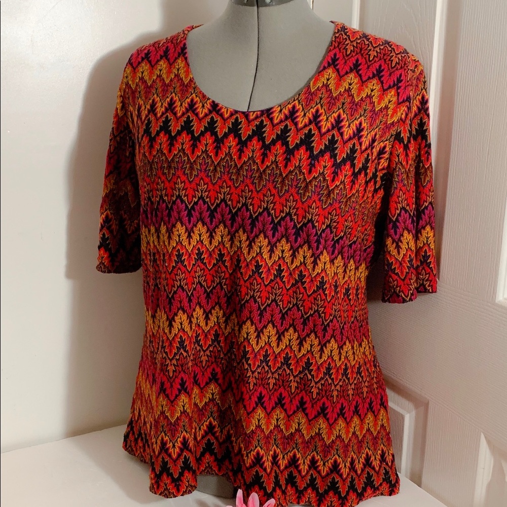 Ashley stuward.Multicolor geometric printed. SZ 18